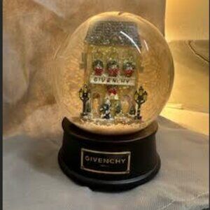 RARE VINTAGE Givenchy PARIS 1999 Christmas snow globe with music!